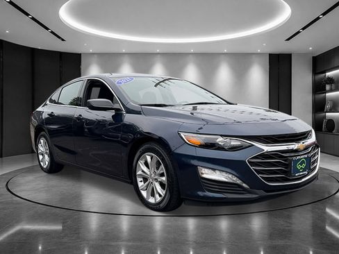 Used 2021 Chevrolet Malibu LT FWD image 2