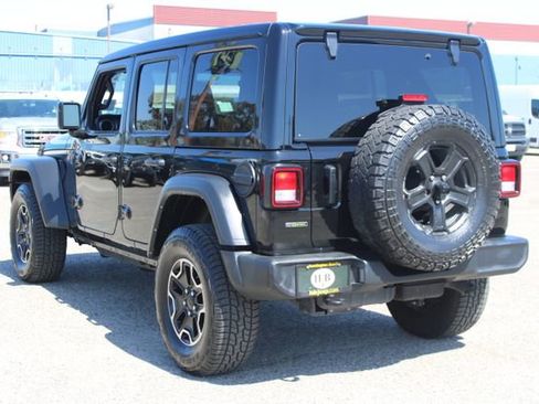 Used 2022 Jeep Wrangler Unlimited Sport w/ Sun And Sound Package AWD/4WD image 3
