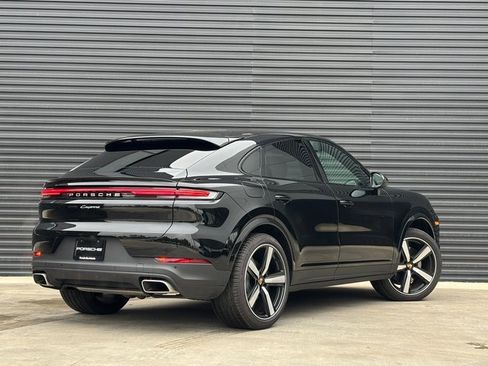 Certified 2025 Porsche Cayenne Coupe image 7