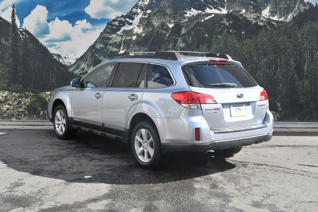 Used 2014 Subaru Outback 2.5i Premium AWD/4WD image 9