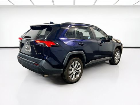 Used 2023 Toyota RAV4 XLE Premium image 4