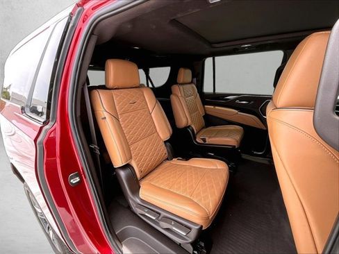 Used 2022 Cadillac Escalade ESV Sport RWD image 29