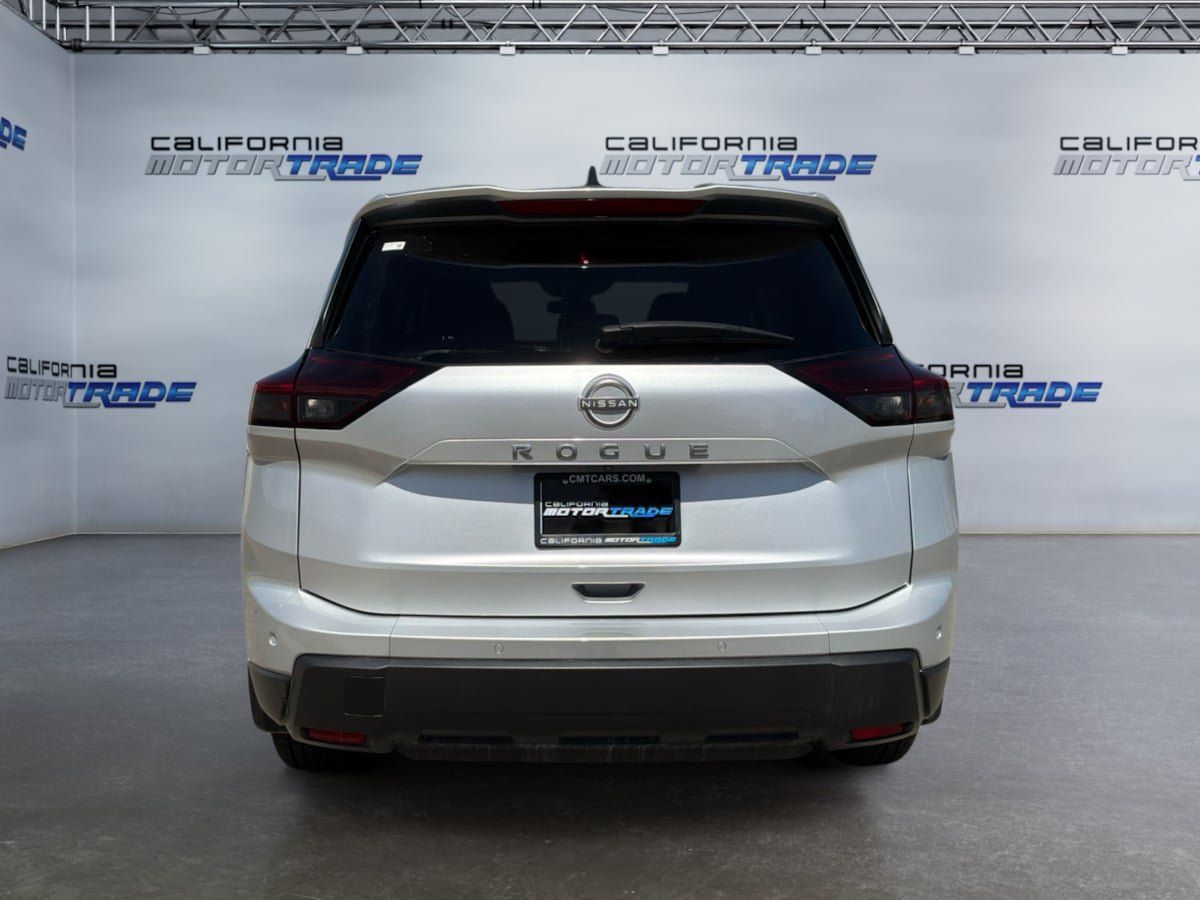 Used 2025 Nissan Rogue S FWD image 6