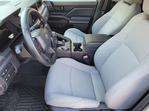 Used 2025 Toyota Tacoma SR5 AWD/4WD image 9