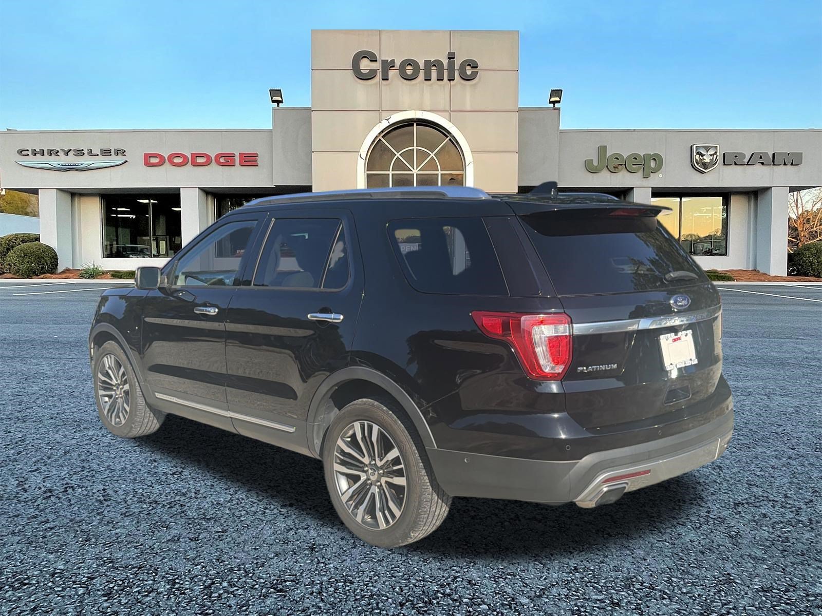 Used 2016 Ford Explorer Platinum AWD/4WD image 7