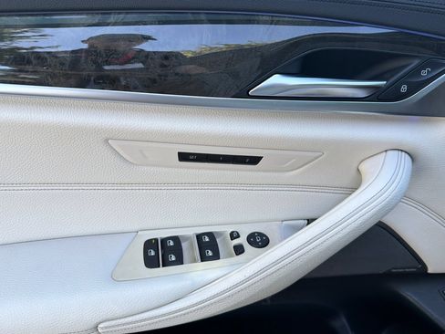 Used 2017 BMW 540i RWD image 12