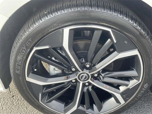 Used 2023 Nissan Altima 2.5 SR w/ SR Premium Package image 8