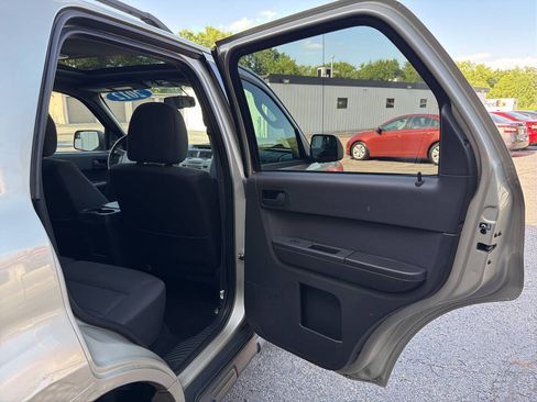 Used 2012 Ford Escape XLT FWD image 30