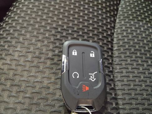 Used 2024 GMC Terrain SLE w/ Driver Convenience Package FWD image 32