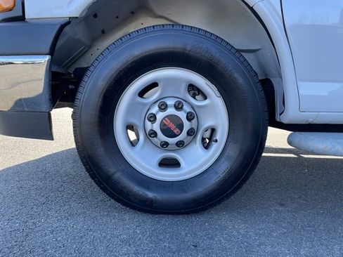 Used 2024 GMC Savana 2500 w/ Driver Convenience Package image 26