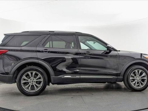Used 2022 Ford Explorer Limited AWD/4WD image 9