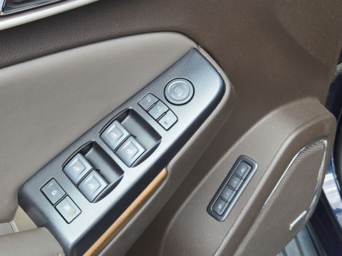 Used 2020 GMC Yukon Denali AWD/4WD image 17