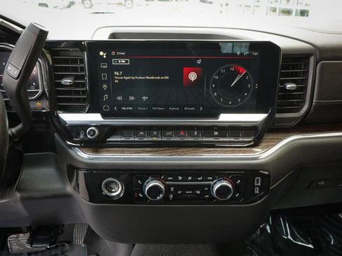 Used 2023 GMC Sierra 1500 Elevation image 18