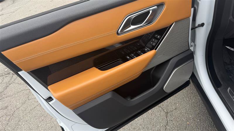Used 2019 Land Rover Range Rover Velar R-Dynamic HSE AWD/4WD image 30