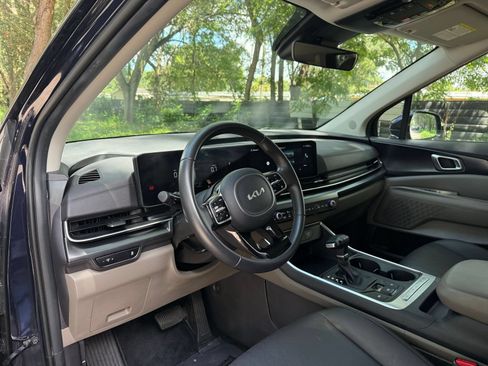 Used 2026 Kia Carnival FWD image 36