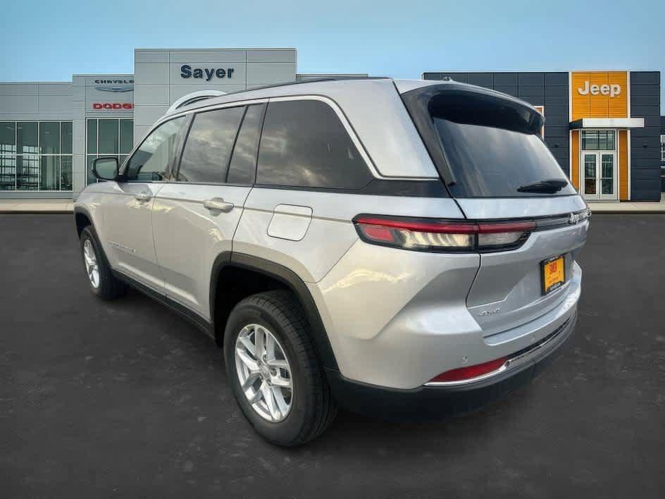 New 2025 Jeep Grand Cherokee Laredo X w/ Trailer Tow Package AWD/4WD image 5