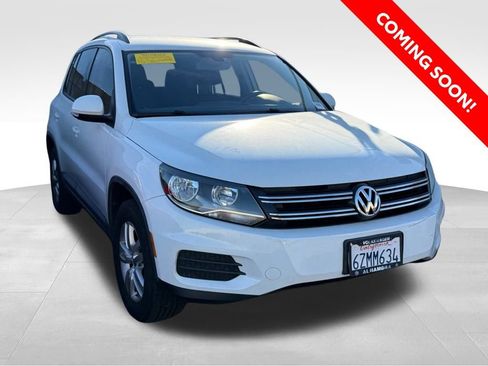 Used 2016 Volkswagen Tiguan S image 1