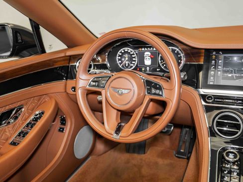 Used 2020 Bentley Continental GT image 14