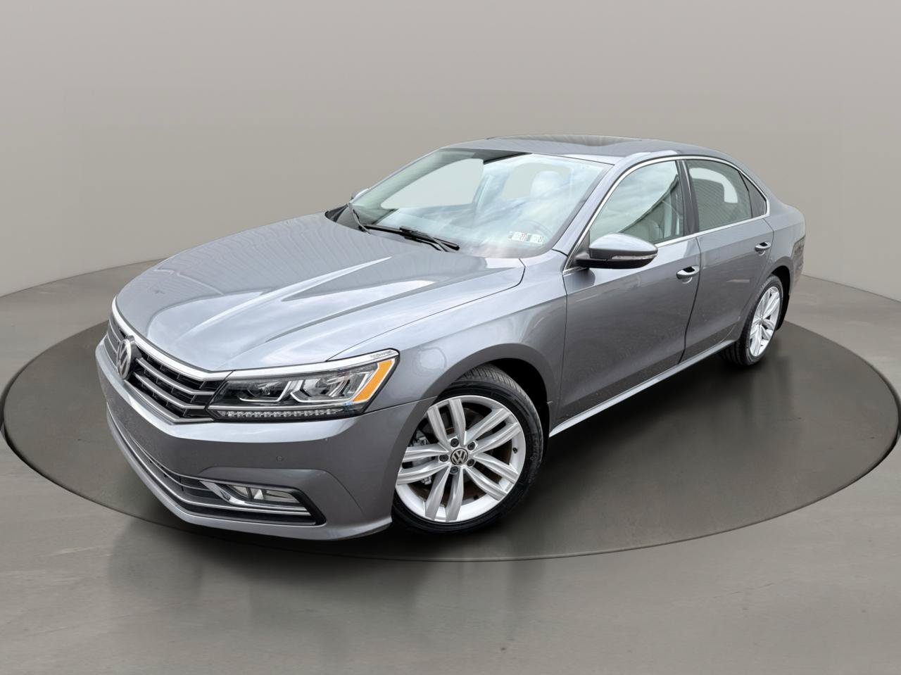Used 2018 Volkswagen Passat 2.0T SE FWD image 4