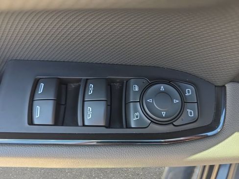 Used 2022 Chevrolet Silverado 1500 ZR2 w/ Technology Package AWD/4WD image 27