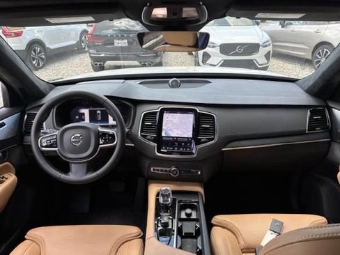 Used 2024 Volvo XC90 T8 Ultimate w/ Lounge Package AWD/4WD image 3