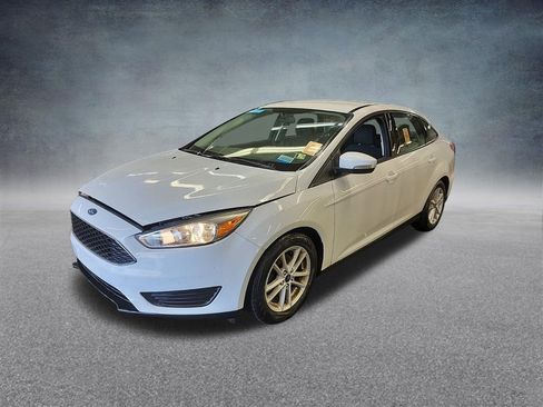 Used 2017 Ford Focus SE w/ Cold Weather Package image 40