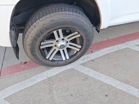 Used 2014 Toyota 4Runner SR5 image 11