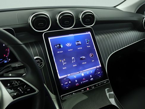 Certified 2023 Mercedes-Benz GLC 300 4MATIC image 9