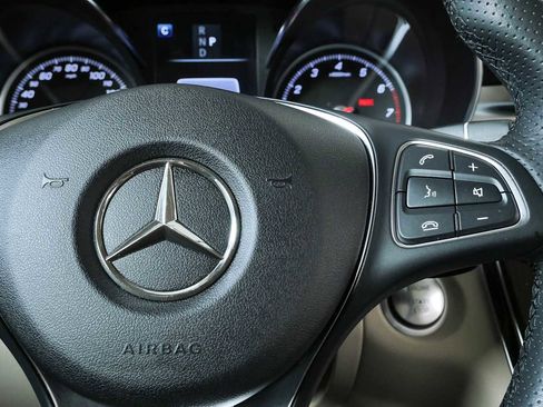 Used 2018 Mercedes-Benz GLC 300 4MATIC image 11