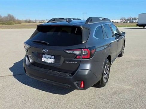 Used 2022 Subaru Outback Premium image 9