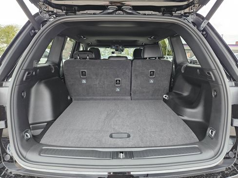 New 2025 Jeep Grand Cherokee Altitude image 19