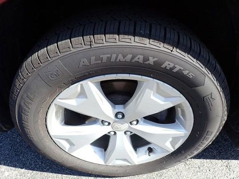 Used 2016 Subaru Forester 2.5i Premium w/ All-Weather Package image 10