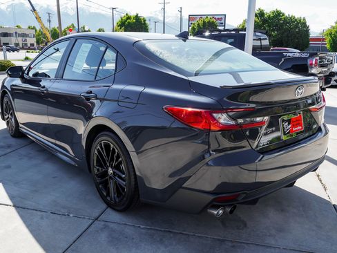 Used 2025 Toyota Camry SE FWD image 6