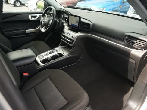 Used 2022 Ford Explorer XLT RWD image 19