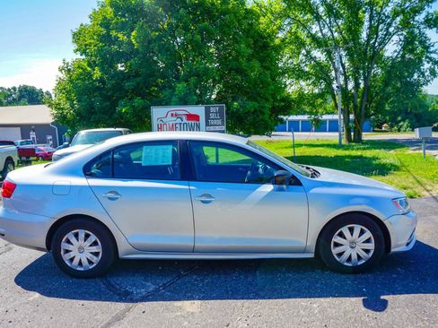 Used 2015 Volkswagen Jetta S FWD image 2