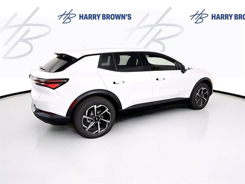 New 2026 Chevrolet Equinox EV LT image 32