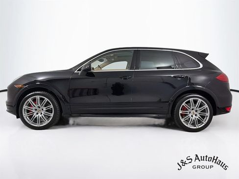 Used 2012 Porsche Cayenne Turbo AWD/4WD image 4