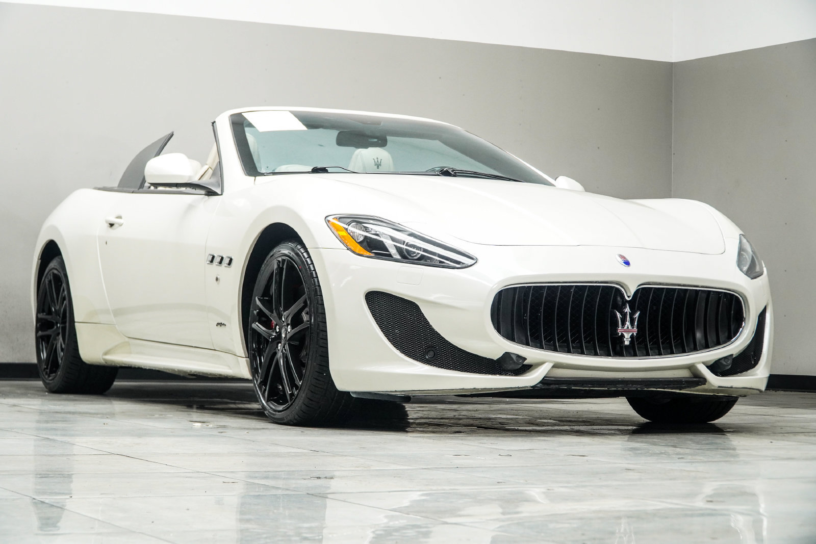 Used 2017 Maserati GranTurismo Sport RWD image 9