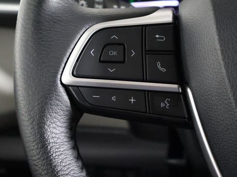 Used 2023 Toyota Sienna XLE image 40