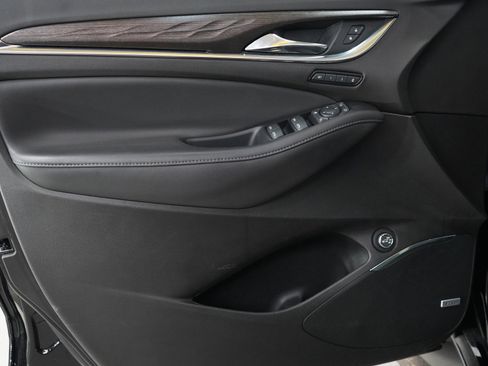 Used 2024 Buick Enclave Avenir w/ Avenir Technology Package image 18