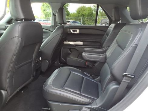 Certified 2021 Ford Explorer XLT w/ Equipment Group 202A AWD/4WD image 11