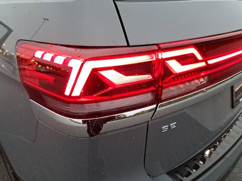 New 2026 Volkswagen Atlas SE FWD image 33