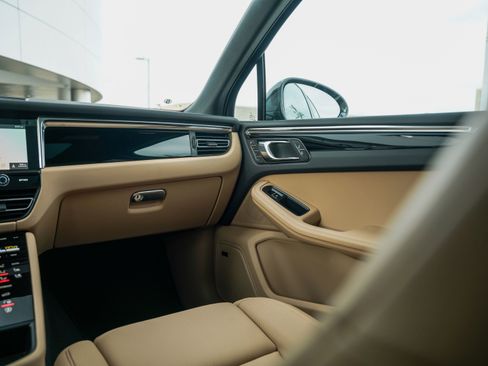 New 2026 Porsche Macan image 27
