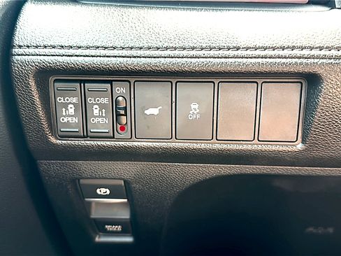 Used 2025 Honda Odyssey Sport-L image 36