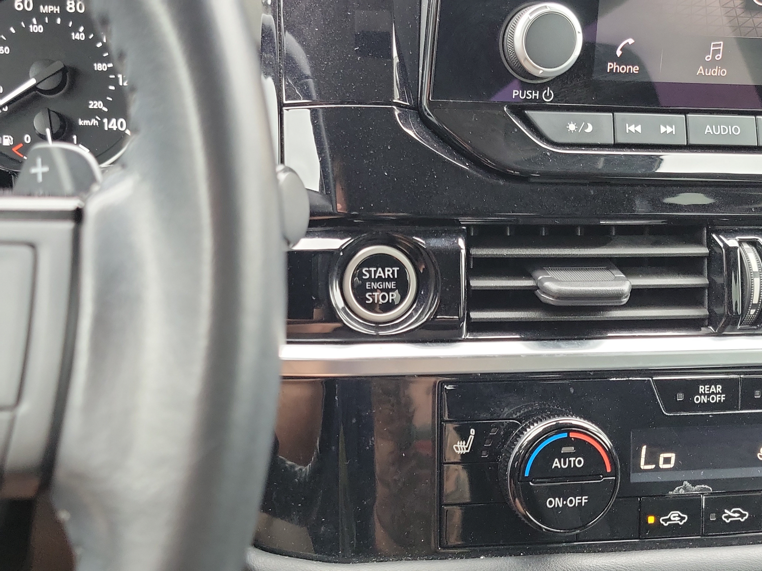 Used 2023 Nissan Pathfinder SV AWD/4WD image 9