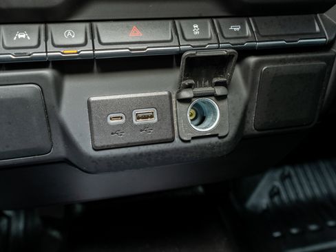 Used 2023 Chevrolet Silverado 1500 W/T image 21