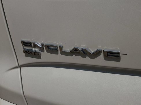Used 2023 Buick Enclave Avenir w/ Avenir Technology Package AWD/4WD image 10