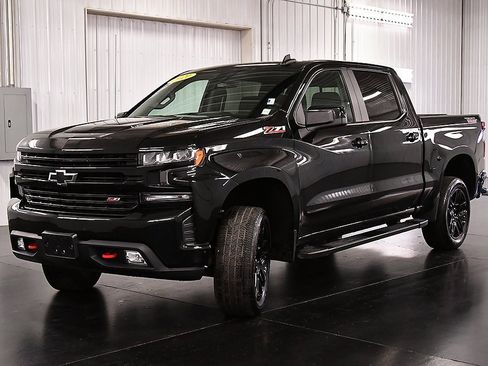 Used 2021 Chevrolet Silverado 1500 LT Trail Boss w/ Convenience Package II image 3