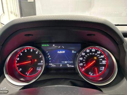 Used 2018 Toyota Camry XSE FWD image 9
