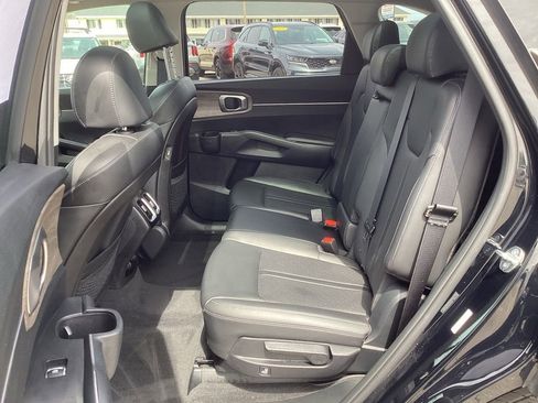 Certified 2023 Kia Sorento S w/ Panoramic Sunroof Package AWD/4WD image 17